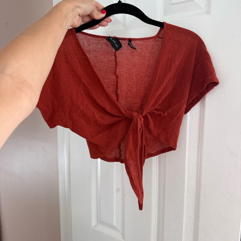 Women’s Knot-Front Short Sleeve Top - Rust Red